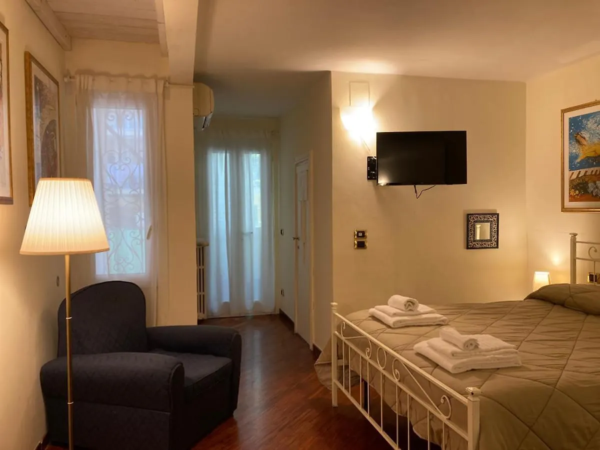 Araba Fenice Apartments - Bari Centro 0*,  Italy