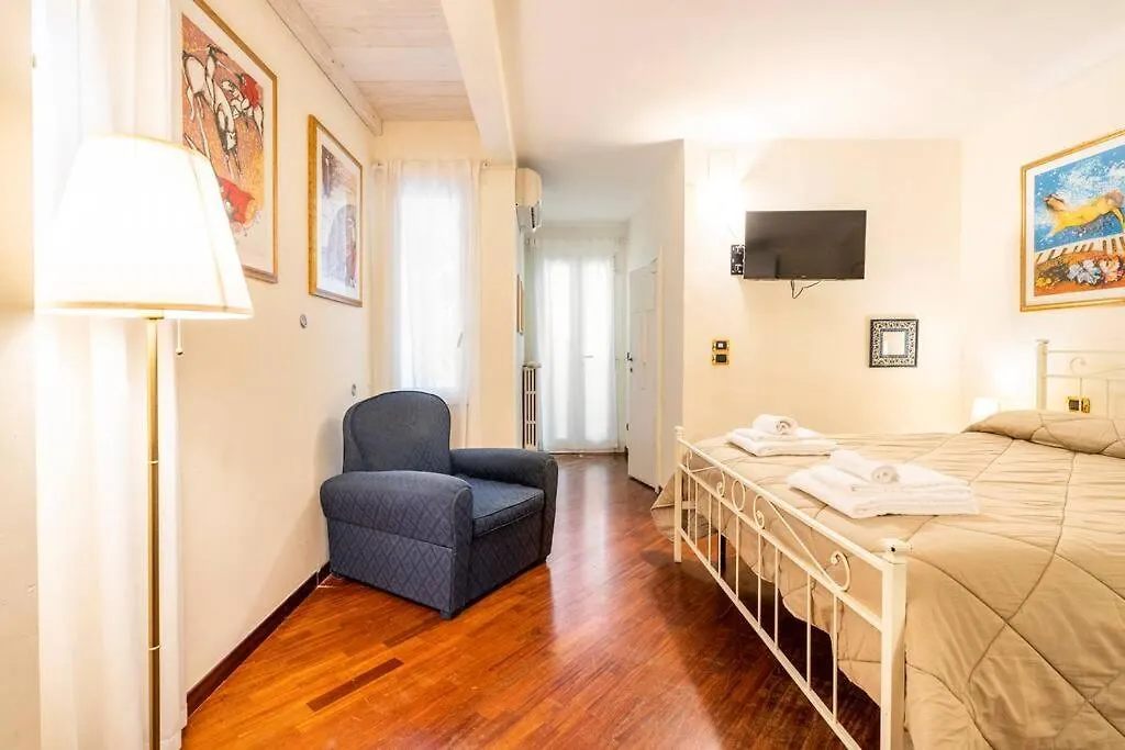 Araba Fenice Apartments - Bari Centro Italy